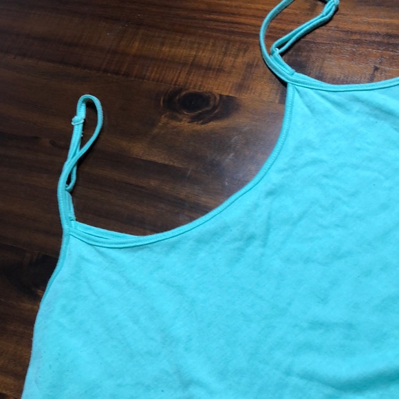 Crop too lace bottom. - Picture 3 of 3